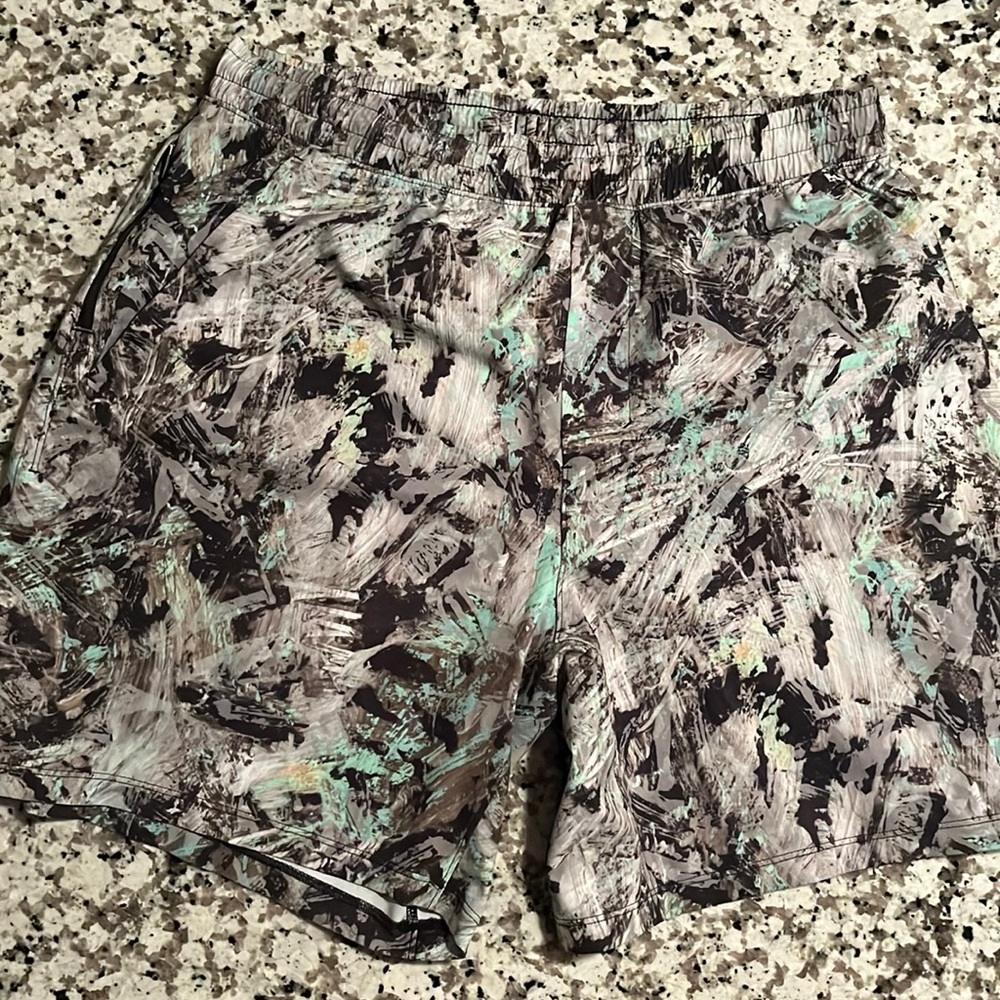Lululemon Pacebreaker Short